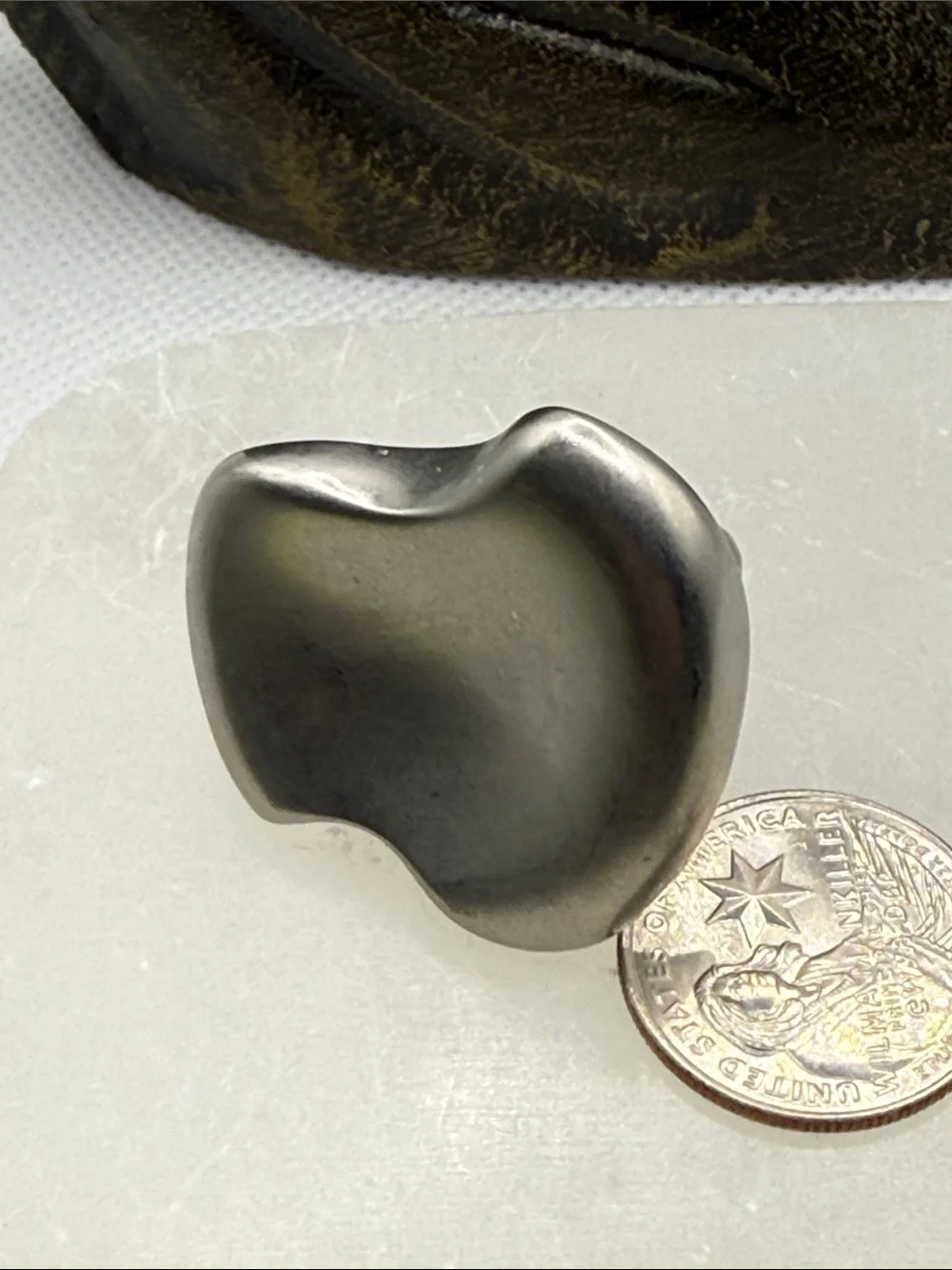 Contemporary modern huge Silver-Tone Abstract Ring Sz 9.5 unusual bean